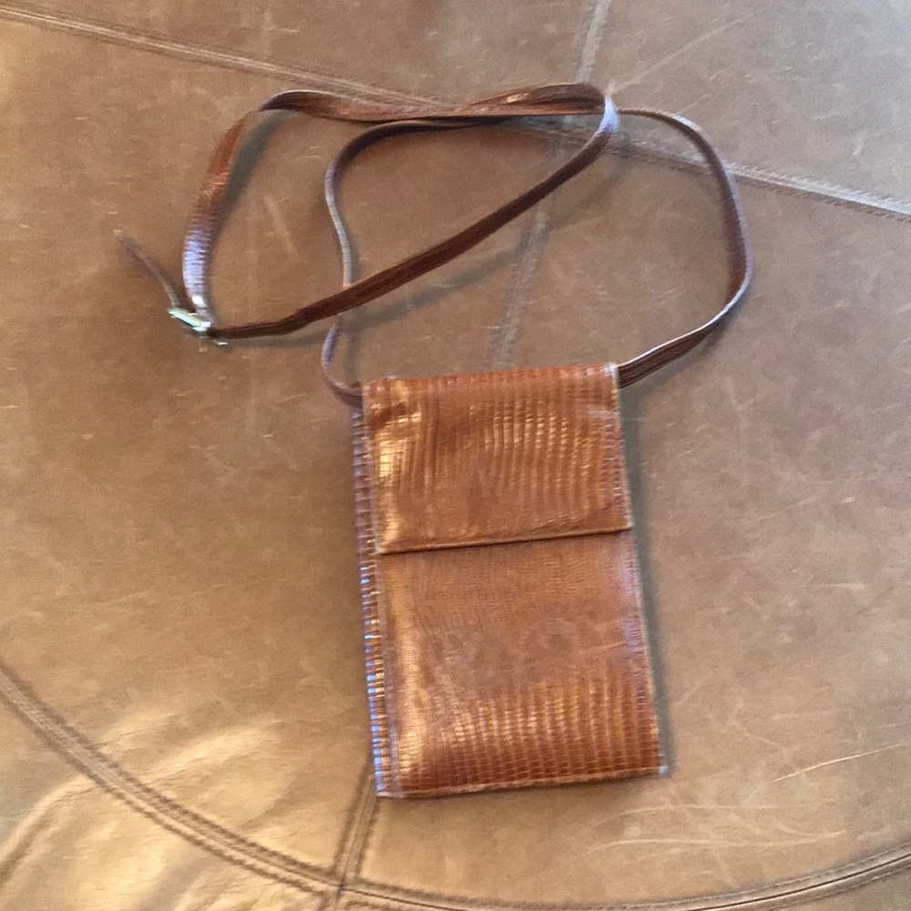 Women’s crossbody leather bag